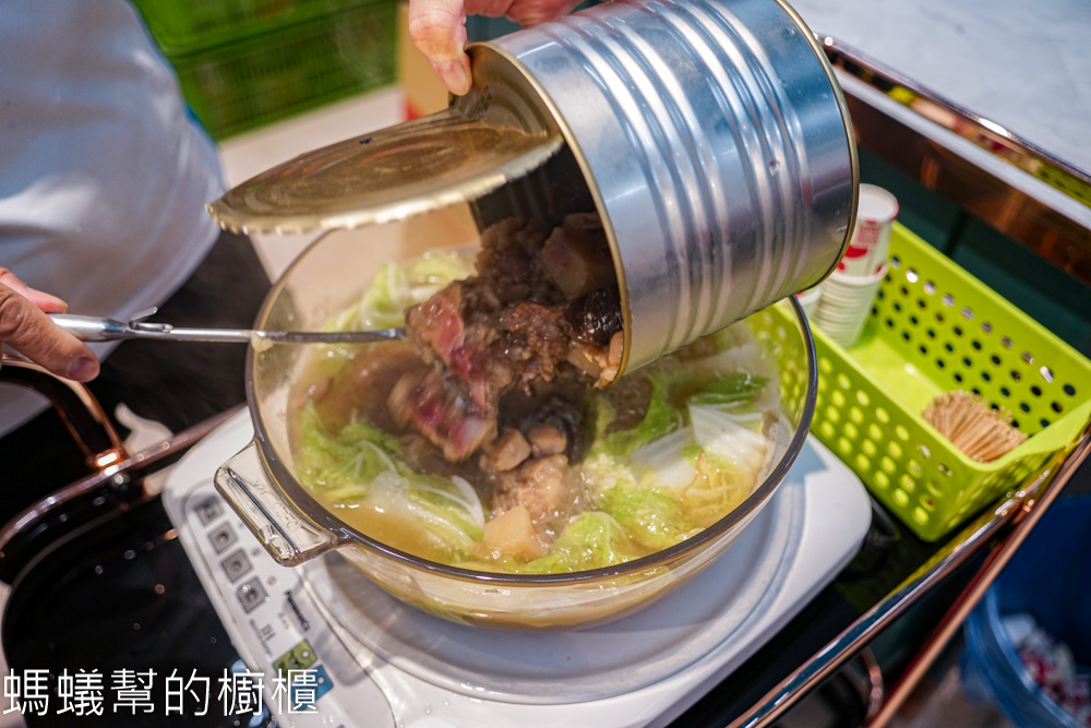 欣欣生技食品 | 斗六軍用罐頭工廠，新展售中心超好拍！年菜禮盒佛跳牆、花椒干貝雞。