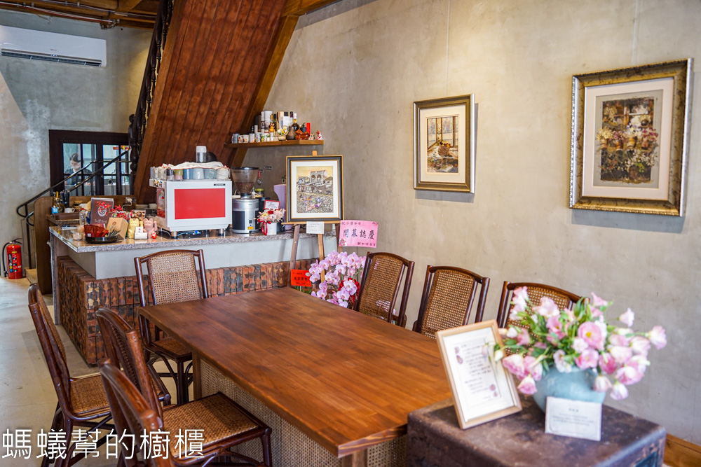 仁德咖啡 | 斗六劉仁德老宅裡咖啡館，檜木香氣瀰漫，太平老街。
