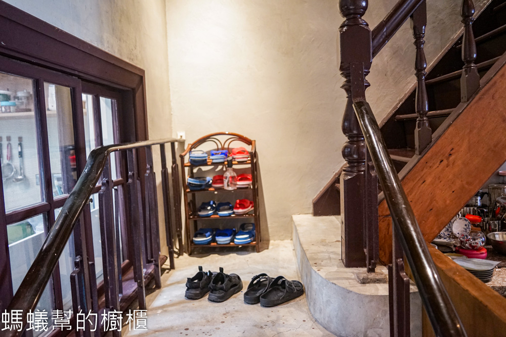 仁德咖啡 | 斗六劉仁德老宅裡咖啡館，檜木香氣瀰漫，太平老街。
