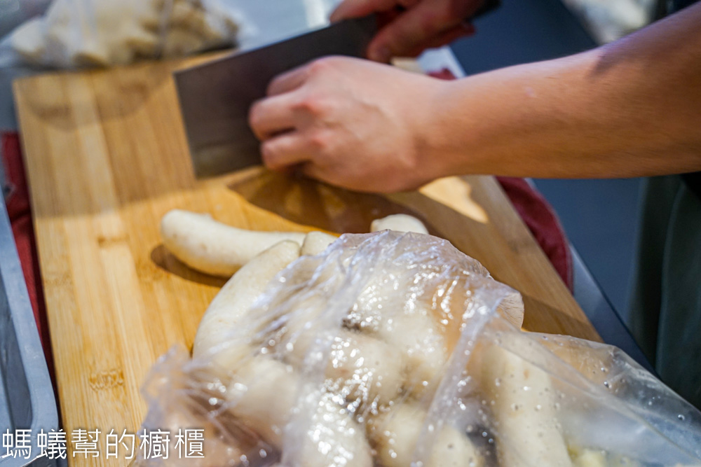 小趙煎盤粿 | 斗六小吃推薦，柴燒純米柴燒菜頭粿，口感金黃恰恰。