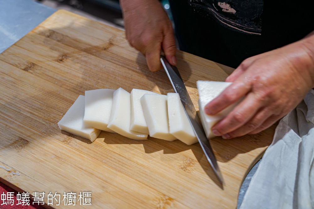小趙煎盤粿 | 斗六小吃推薦，柴燒純米柴燒菜頭粿，口感金黃恰恰。