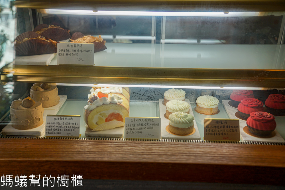 甜蜜如詩法式甜點 | 斗六法式甜點，巷弄裡木質調甜點店。