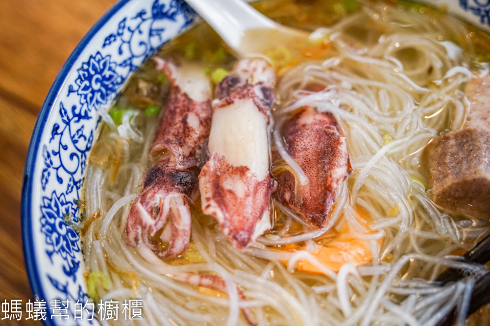 丸二米粉 | 竹山日式老屋裡吃海鮮米粉,大碗料多!濃濃復古情調。