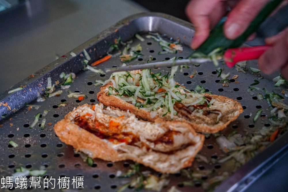 淑芬小吃豆皮包鹹菜 | 竹山老街特色豆包夾泡菜