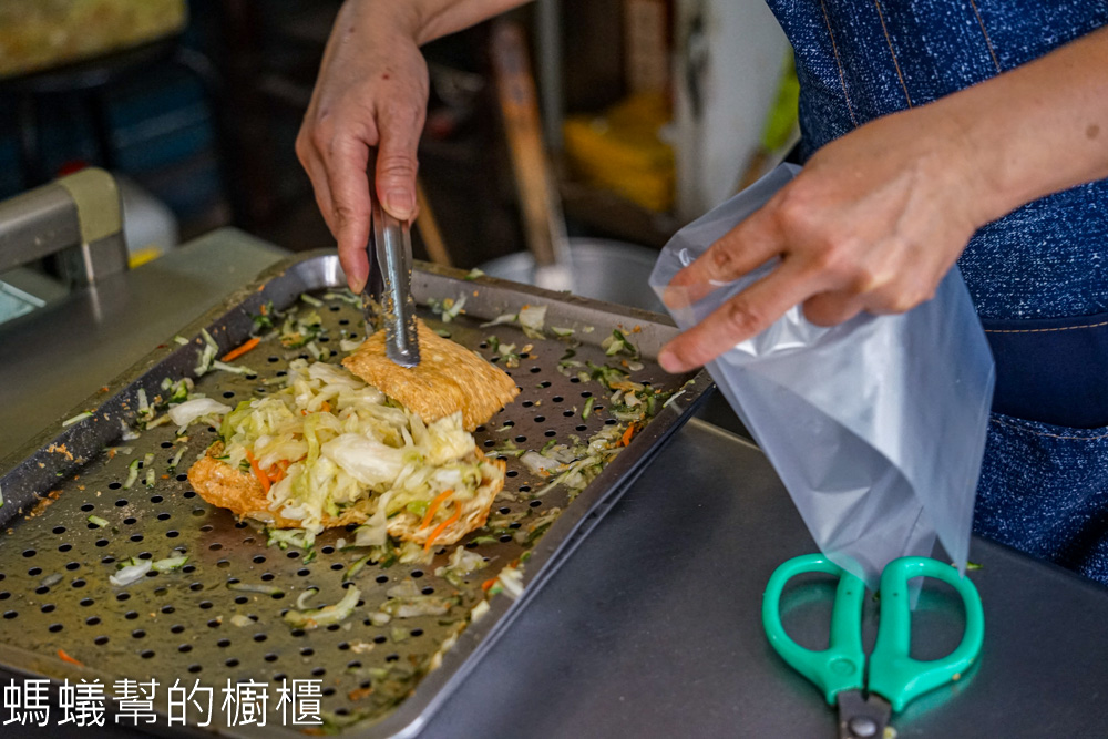 淑芬小吃豆皮包鹹菜 | 竹山老街特色豆包夾泡菜