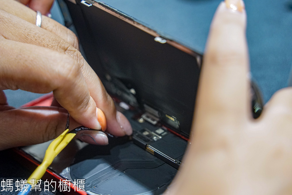 保衛站南投草屯店 | 南投APPLE手機換電池、原廠零件獨立維修。