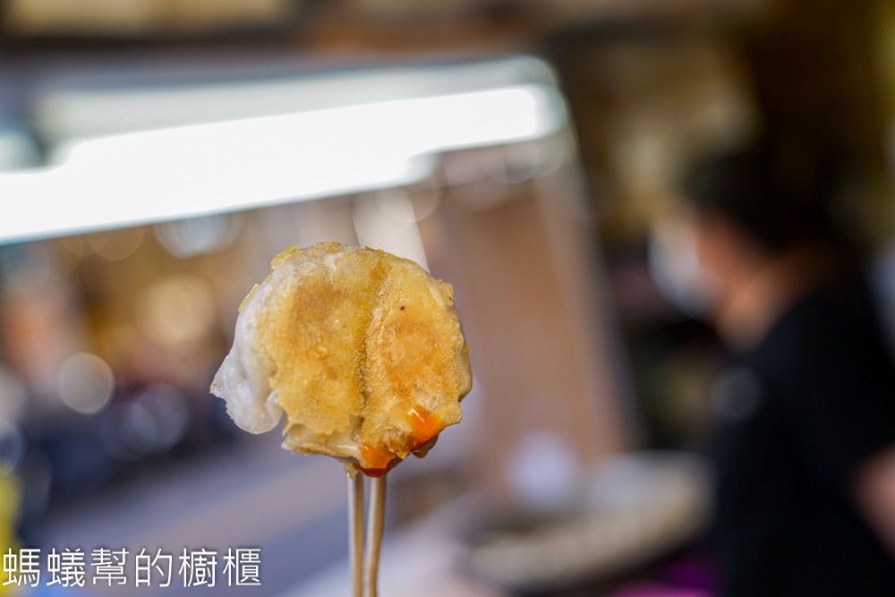 台中一中街福州包 | 一中人氣小吃攤，四顆20元，常常大排長龍。