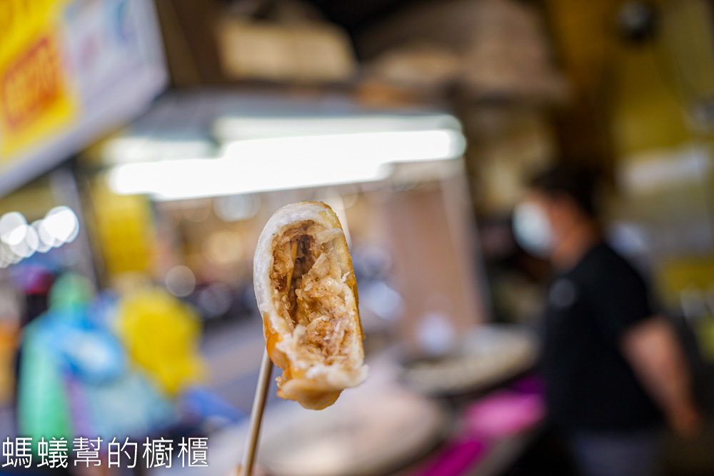 台中一中街福州包 | 一中人氣小吃攤，四顆20元，常常大排長龍。