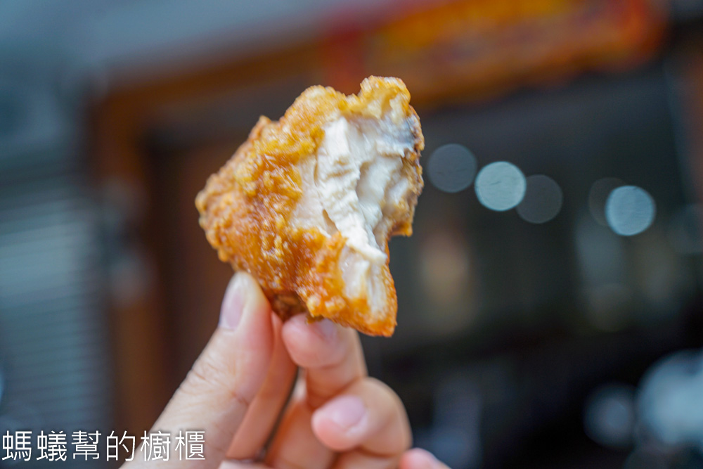 頂好牛排炸雞 | 南投竹山牛排館裡神秘炸雞，可單買外帶。