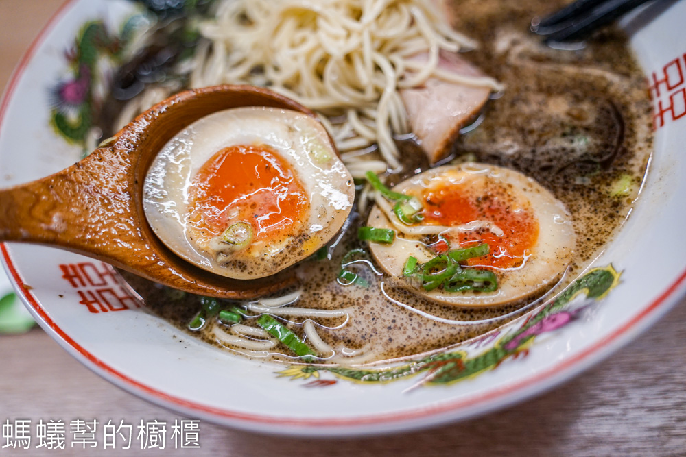 麵屋三豚 | 斗六拉麵推薦，人氣豚骨拉麵、叉燒飯，免費加麵一次。