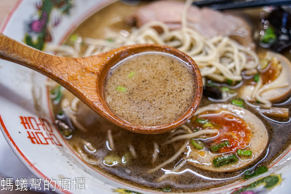 麵屋三豚 | 斗六拉麵推薦，人氣豚骨拉麵、叉燒飯，免費加麵一次。