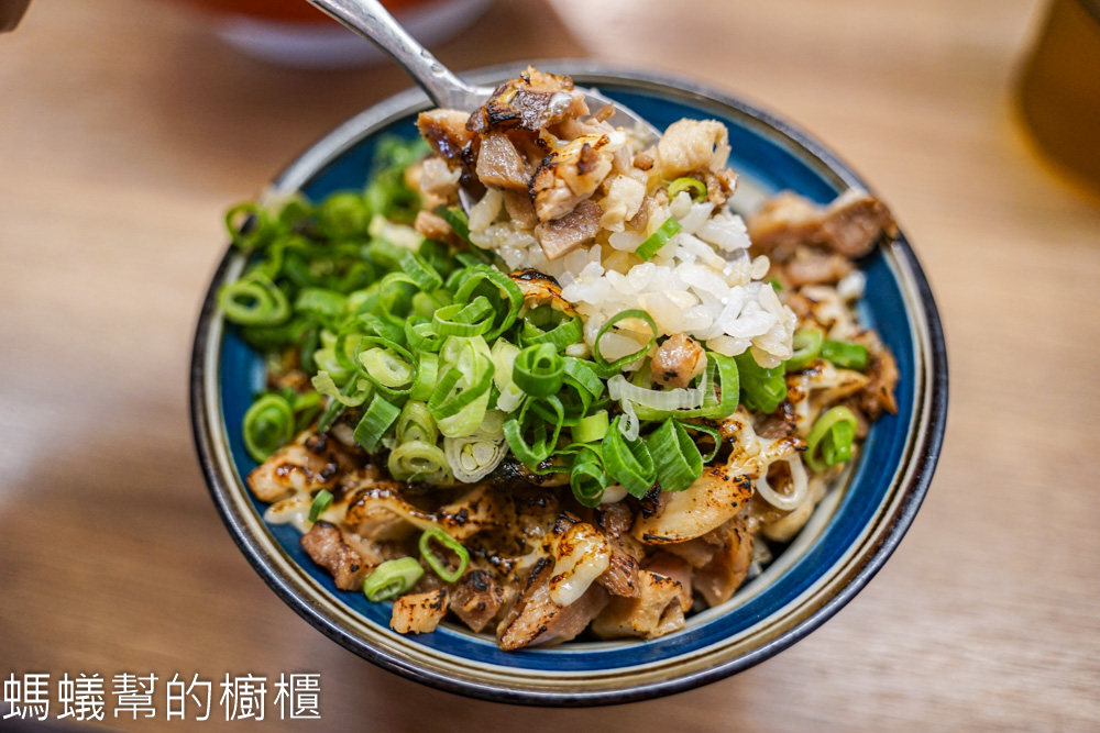麵屋三豚 | 斗六拉麵推薦，人氣豚骨拉麵、叉燒飯，免費加麵一次。