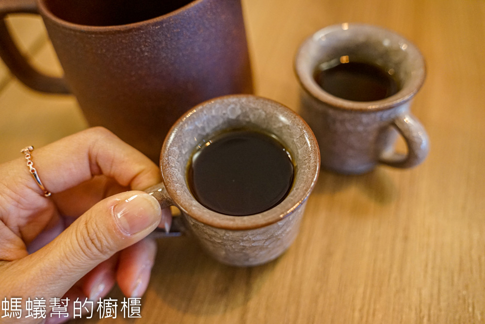 梧桐樹咖啡 | 員林質感咖啡，還是一處看股票的咖啡館。