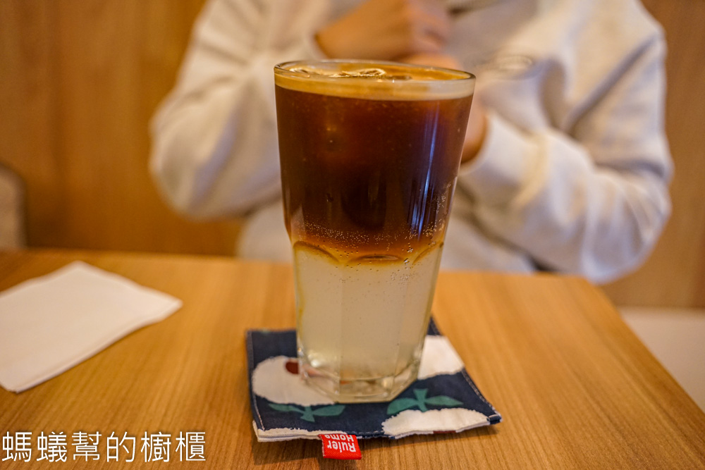 梧桐樹咖啡 | 員林質感咖啡，還是一處看股票的咖啡館。