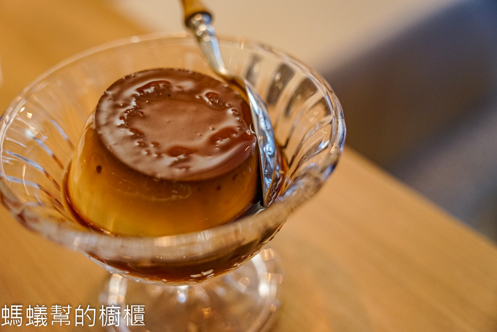 梧桐樹咖啡 | 員林質感咖啡，還是一處看股票的咖啡館。