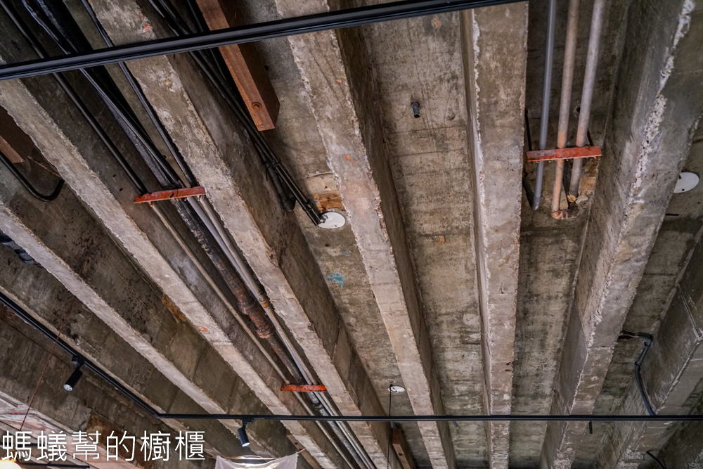 喫茶Sénmi | 台中舊城裡藏身老宅五樓的甜點咖啡廳。