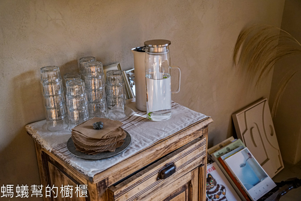 喫茶Sénmi | 台中舊城裡藏身老宅五樓的甜點咖啡廳。