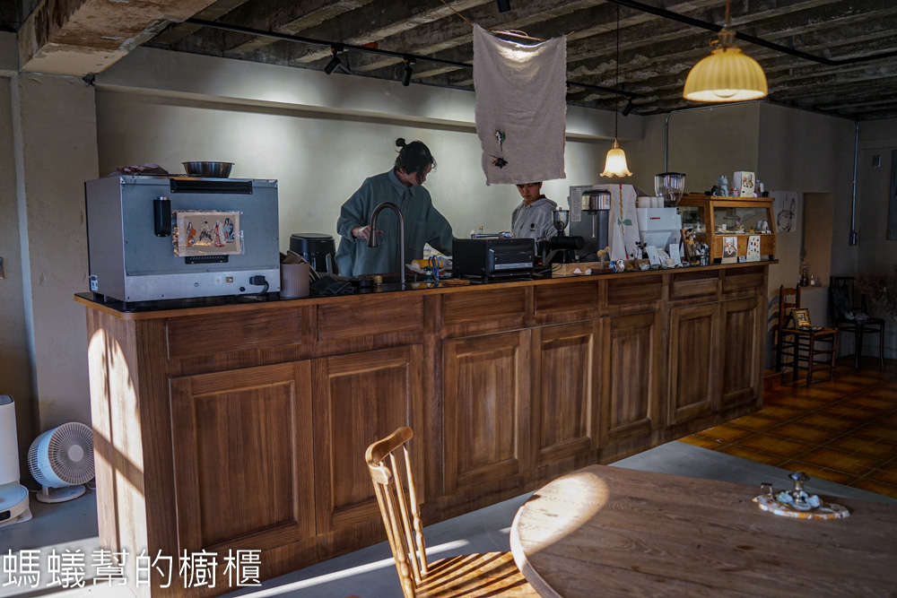喫茶Sénmi | 台中舊城裡藏身老宅五樓的甜點咖啡廳。