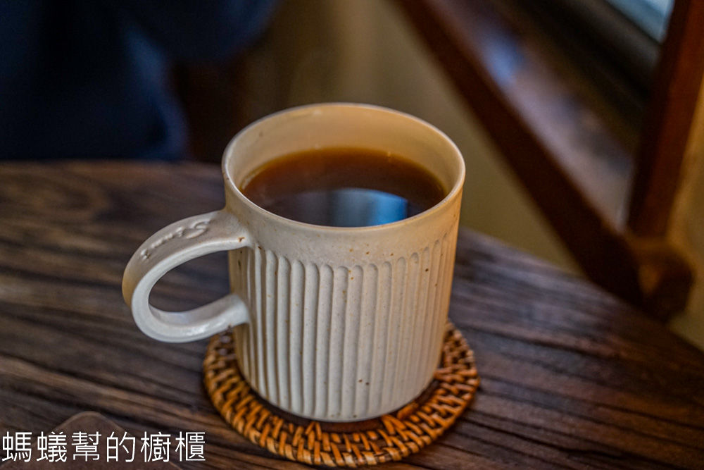 喫茶Sénmi | 台中舊城裡藏身老宅五樓的甜點咖啡廳。