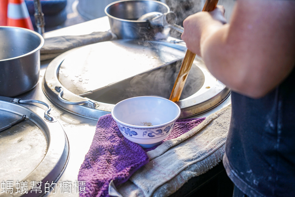 碗粿世家 | 鹿港吃熱呼呼碗粿，就在王罔麵線跟肉焿泉旁邊。