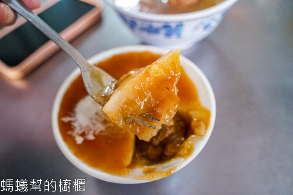 碗粿世家 | 鹿港吃熱呼呼碗粿，就在王罔麵線跟肉焿泉旁邊。
