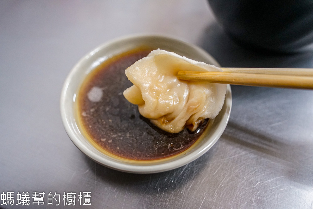 花壇鍋貼大王 | 花壇火車站附近，金黃脆皮美味鍋貼。