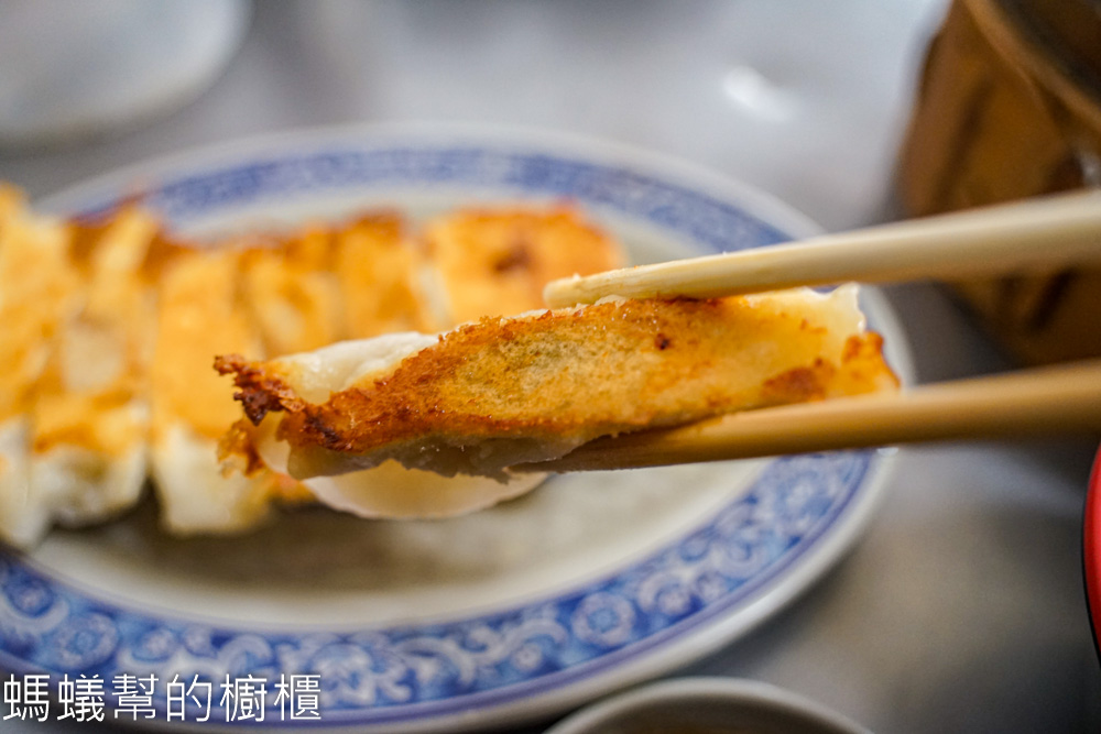 花壇鍋貼大王 | 花壇火車站附近，金黃脆皮美味鍋貼。