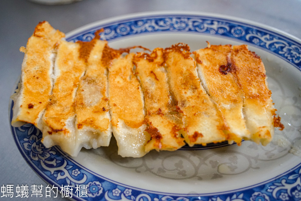 花壇鍋貼大王 | 花壇火車站附近，金黃脆皮美味鍋貼。