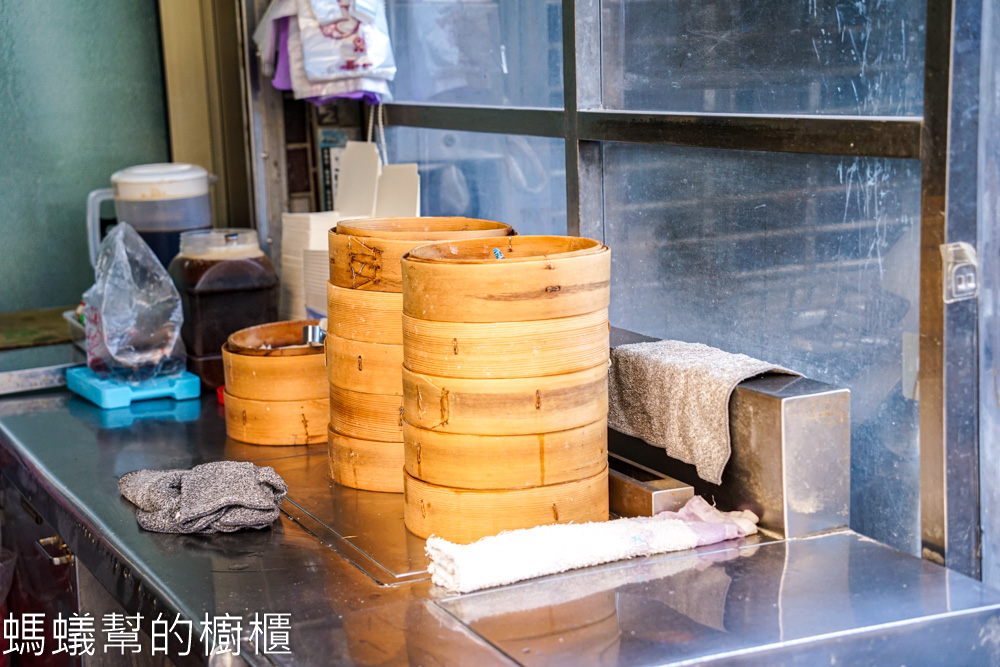 三民市場蒸餃 | 彰化市小巷子裡人氣蒸餃店，現包現蒸。