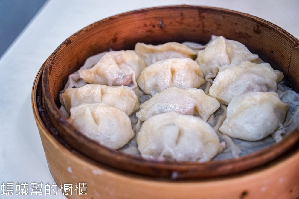 三民市場蒸餃 | 彰化市小巷子裡人氣蒸餃店，現包現蒸。