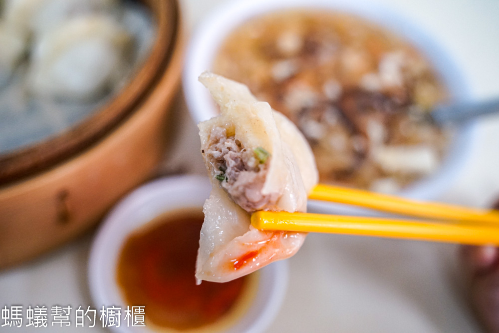 三民市場蒸餃 | 彰化市小巷子裡人氣蒸餃店，現包現蒸。
