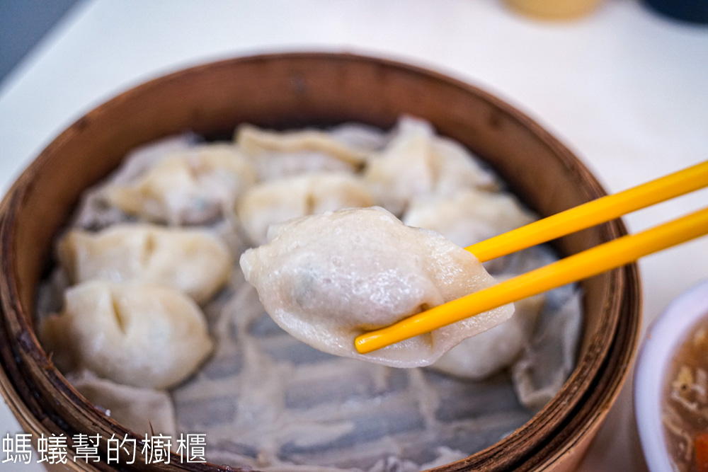 三民市場蒸餃 | 彰化市小巷子裡人氣蒸餃店，現包現蒸。