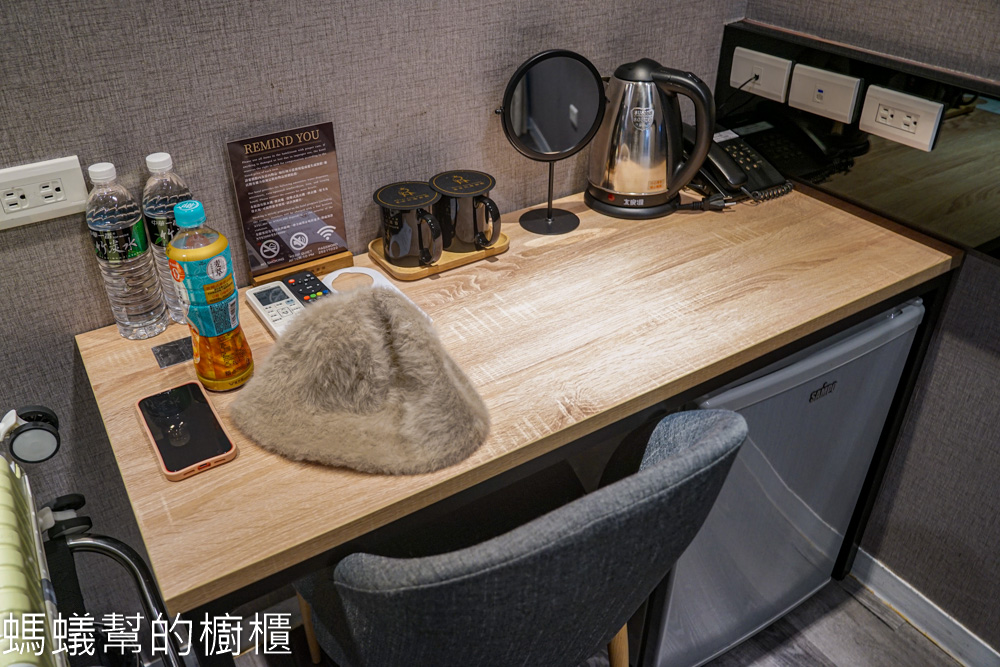 皇家玫瑰旅館站前館 | 台北車站附近住宿推薦，附點心飲料吧。