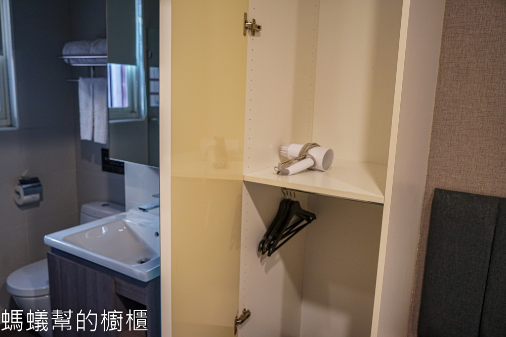 皇家玫瑰旅館站前館 | 台北車站附近住宿推薦，附點心飲料吧。