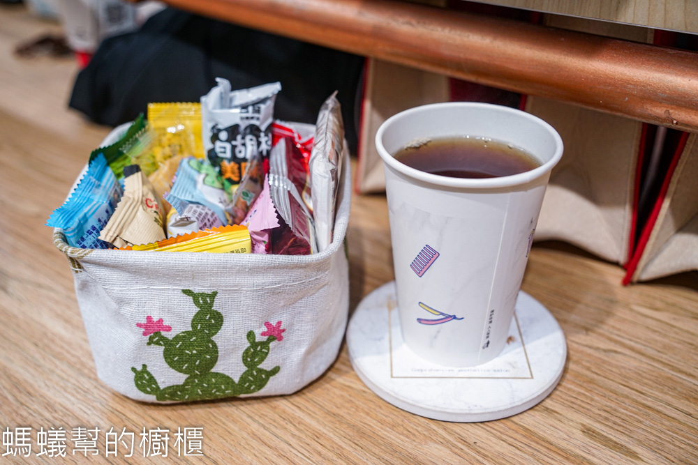 LILIGHT員林舒壓洗髮推薦，頭皮肩頸舒壓超舒服，韓金結構式護髮。
