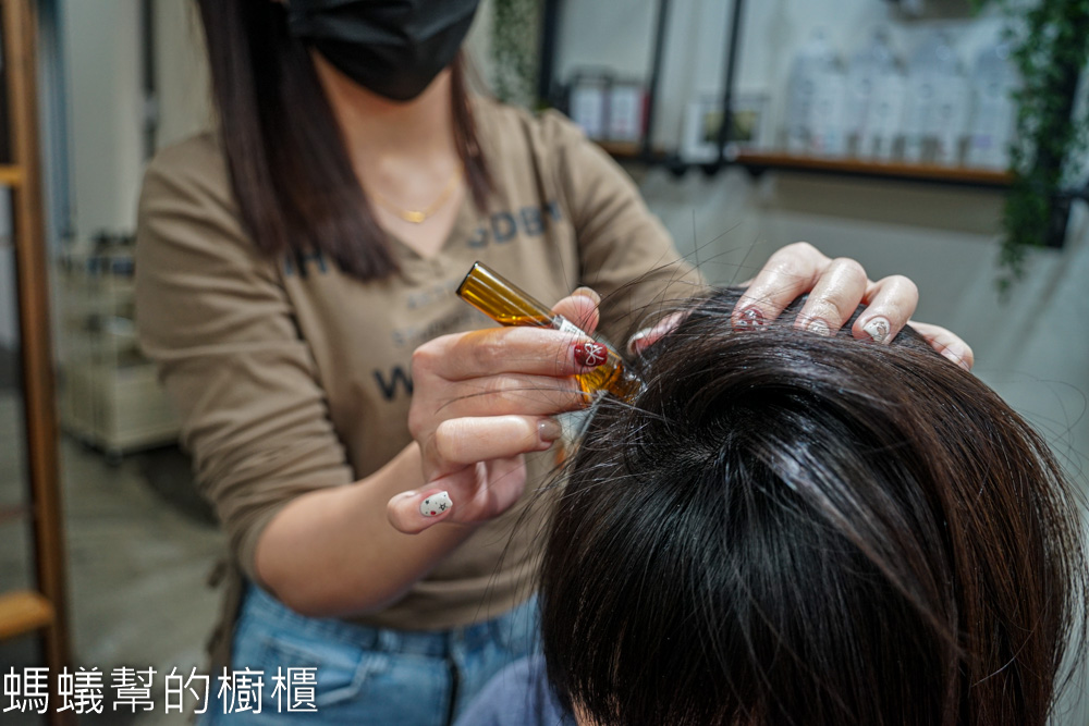LILIGHT員林舒壓洗髮推薦，頭皮肩頸舒壓超舒服，韓金結構式護髮。