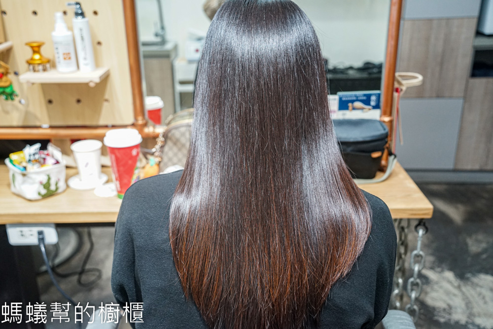 LILIGHT員林舒壓洗髮推薦，頭皮肩頸舒壓超舒服，韓金結構式護髮。