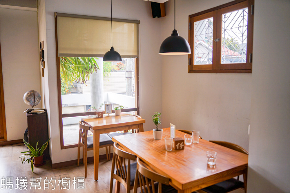 小野食堂 | 台中西區二樓日式食堂，廣島牡蠣飯糰好吃。