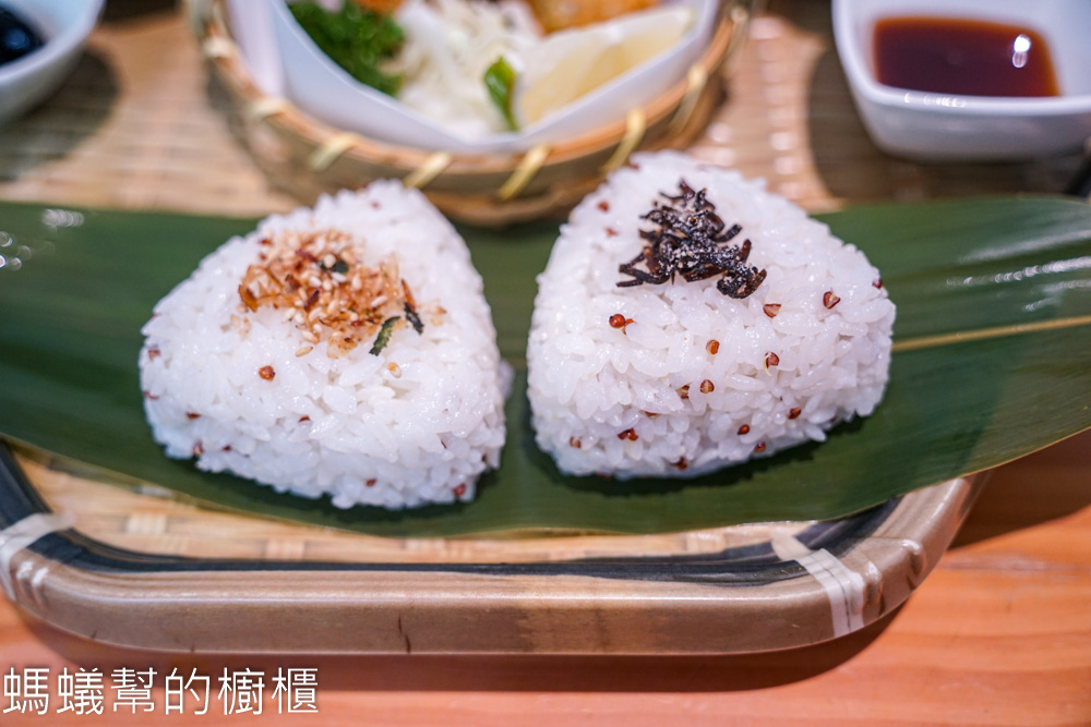 小野食堂 | 台中西區二樓日式食堂，廣島牡蠣飯糰好吃。