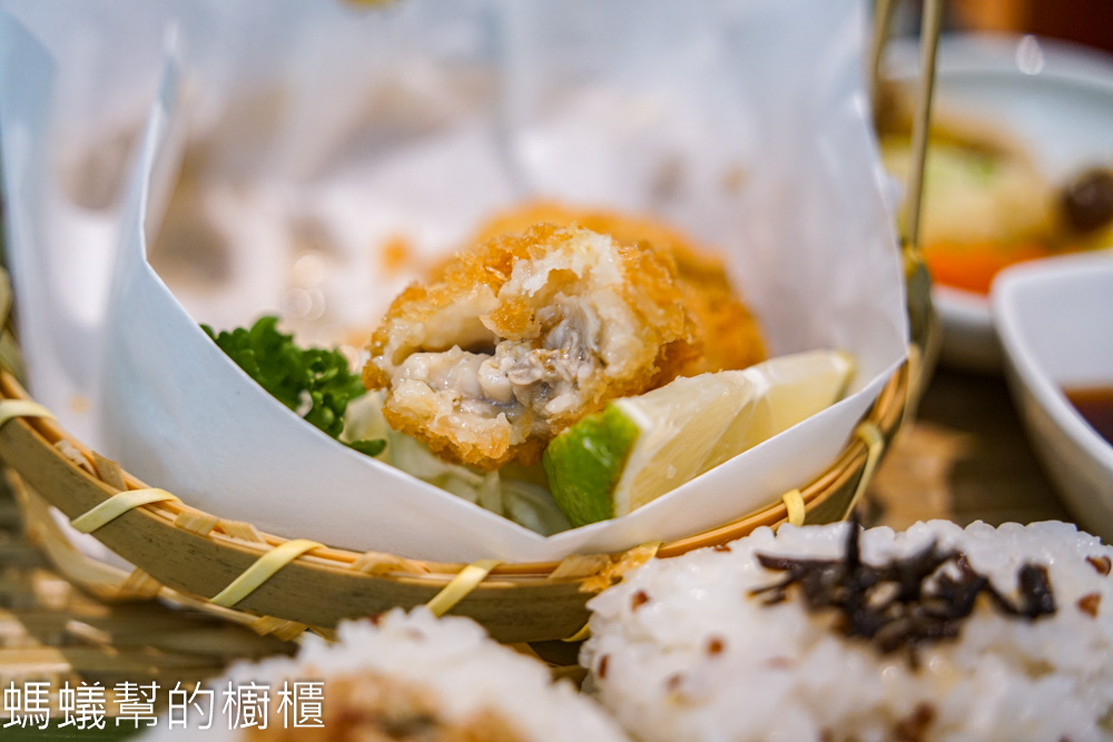 小野食堂 | 台中西區二樓日式食堂，廣島牡蠣飯糰好吃。