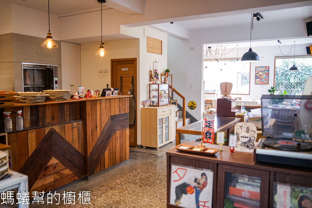 小野食堂 | 台中西區二樓日式食堂，廣島牡蠣飯糰好吃。