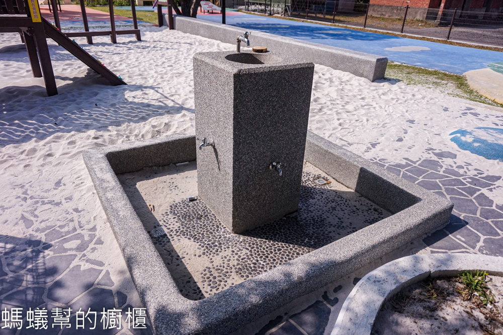 埔南運動公園 | 埔鹽順澤宮旁，棒球帽造型遮陽溜滑梯，白沙坑。