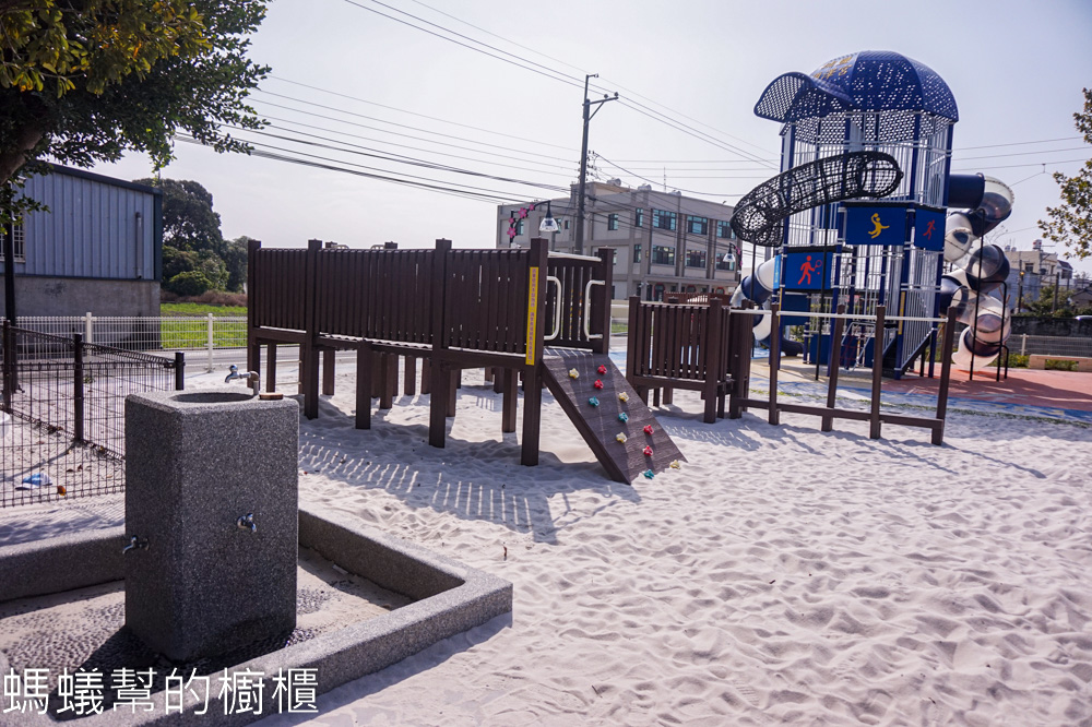 埔南運動公園 | 埔鹽順澤宮旁，棒球帽造型遮陽溜滑梯，白沙坑。