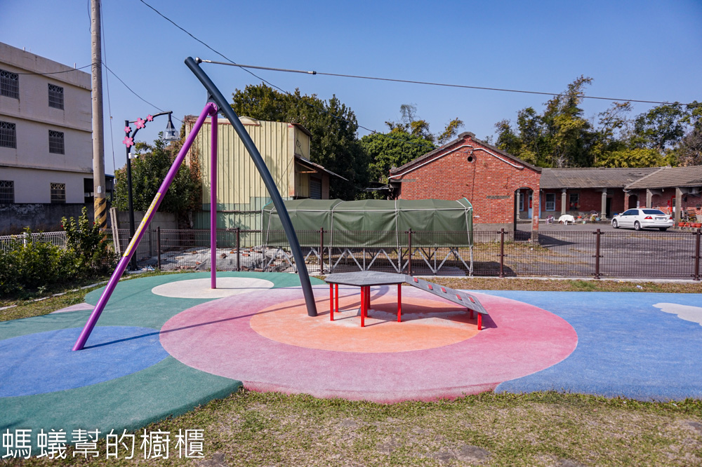 埔南運動公園 | 埔鹽順澤宮旁，棒球帽造型遮陽溜滑梯，白沙坑。