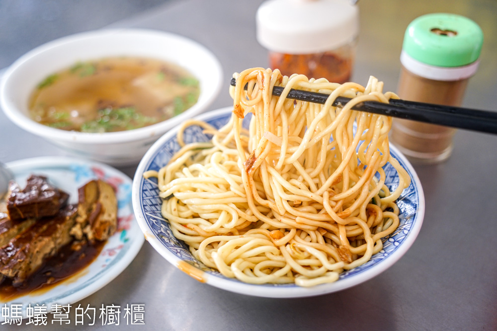 斗南蒜頭麵 | 斗南圓環四寶之一，蒜酥加上油蔥酥飄香乾麵。