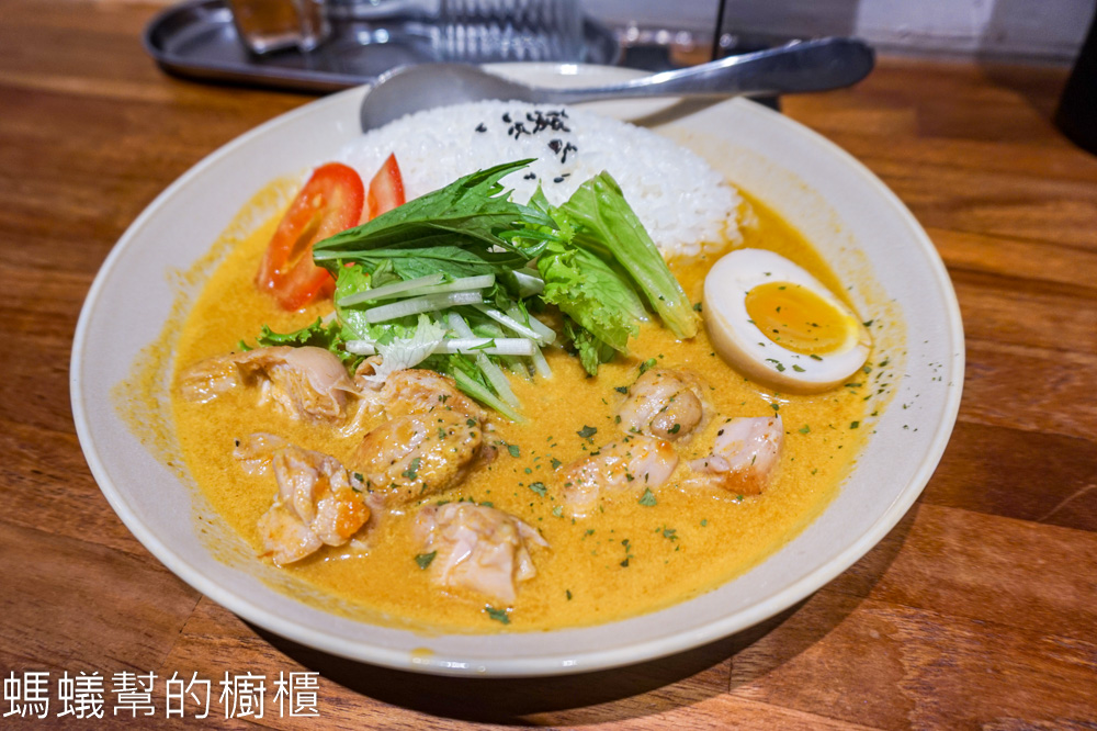 笑貓咖哩承德店 | 台北車站巷弄裡貓咪造型布丁，咖哩好吃。
