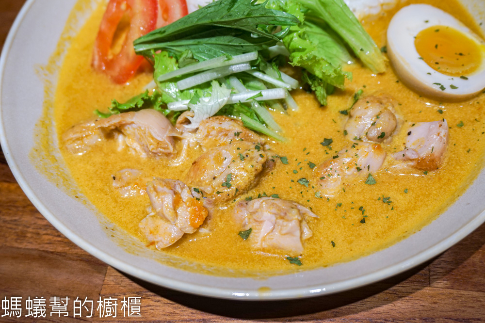 笑貓咖哩承德店 | 台北車站巷弄裡貓咪造型布丁，咖哩好吃。