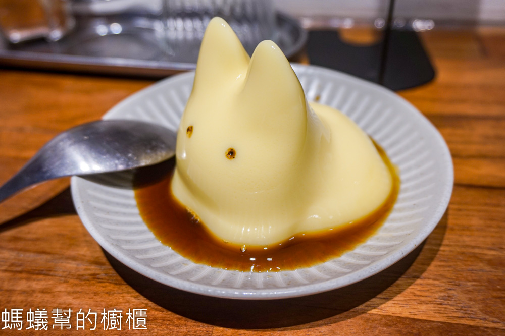 笑貓咖哩承德店 | 台北車站巷弄裡貓咪造型布丁，咖哩好吃。