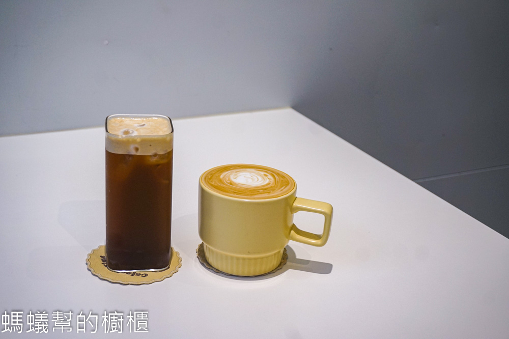 布喝咖啡 | 台中北區一中街裡台水宿舍二樓咖啡館，白色溫馨小店。
