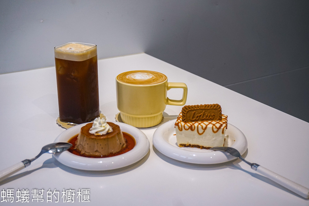 布喝咖啡 | 台中北區一中街裡台水宿舍二樓咖啡館，白色溫馨小店。